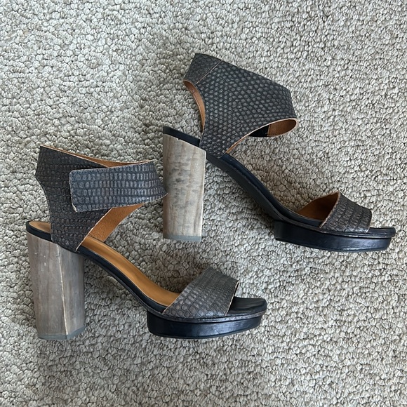 COCLICO Leggy Heel - Picture 5 of 9